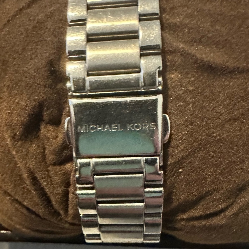 Michael Kors MK5612 Crystal-Embellished Watch in Silver - Picture 9 of 11